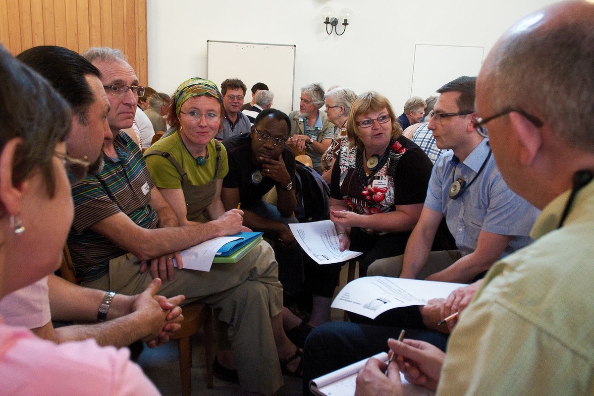 Members of the Annual Conference Switzerland-France-North Africa participate in a small group discussion. Photo by Sigmar Friedrich.