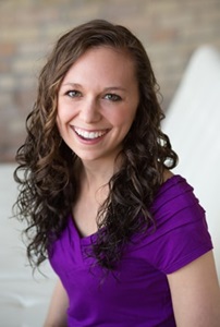 Lauren Gaskill is a blogger, podcaster, and author of "Into the Deep: Diving Into a Life of Courageous Faith." Photo via LaurenGaskillInspires.com.