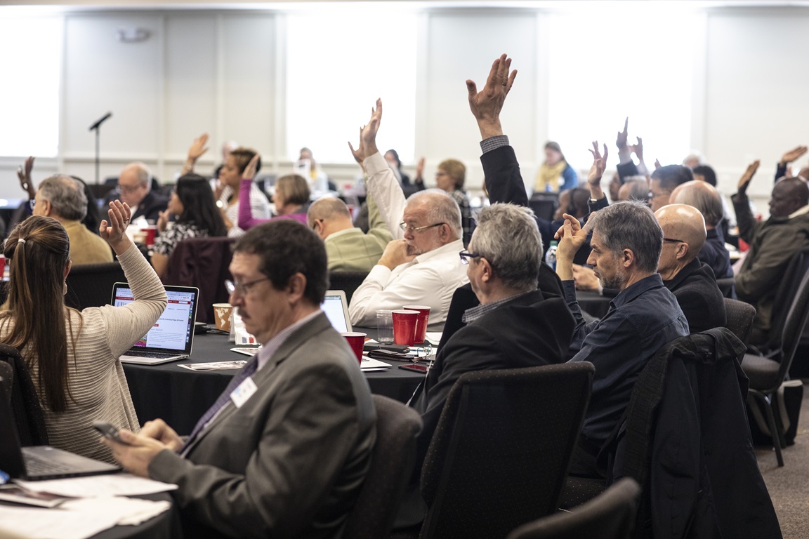 A show of hands during the board meeting of the Connectional Table held at United Methodist Discipleship Ministries in Nashville, Tenn., April 2, 2019. Photo by Kathleen Barry, UM News.