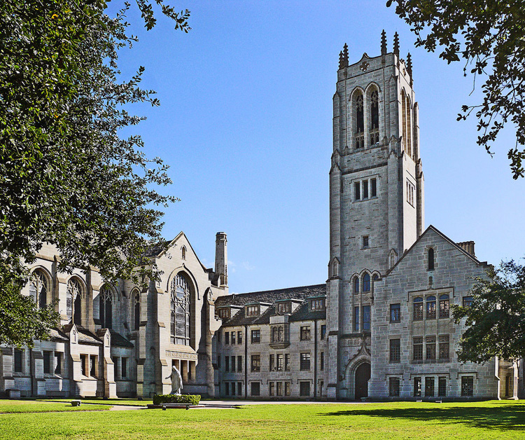 The Neo-Gothic styling of St. Paul’s United Methodist Church in Houston, Texas, built in the late 1920s, features a cruciform plan on a steel-frame structure with limestone cladding. Stained glass windows are from the original structure, and the tower's bells were brought from the church’s original sanctuary. Photo by James "Jim" Evans, courtesy of Wikimedia Commons