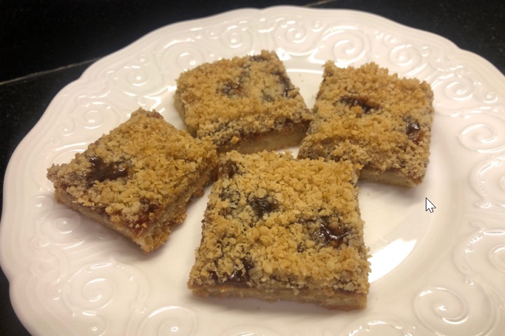 Peanut Butter and Jelly Crumb Bars, Methodist Cookbooks Holiday Favorites