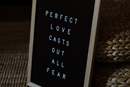 무엇이 당신을 두렵게 하든, 요한일서 4:18은 하나님의 사랑을 확신하는 사람들은 하나님에 관해 아무것도 두려워할 것이 없다고 우리에게 말씀하신다. 사진 제공: 언스플래시, Priscilla Du Preez.