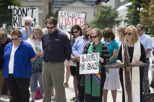 United Methodists opposed to the death penalty rally on Legislative Plaza in Nashville, Tennessee. Photo by Mike DuBose, UM News.