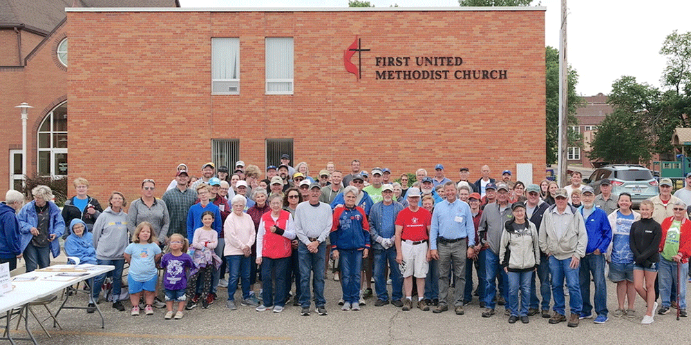 The Brookings group stopped for a quick photo before the build began. Photos by Dave Stucke, Dakotas UMC.