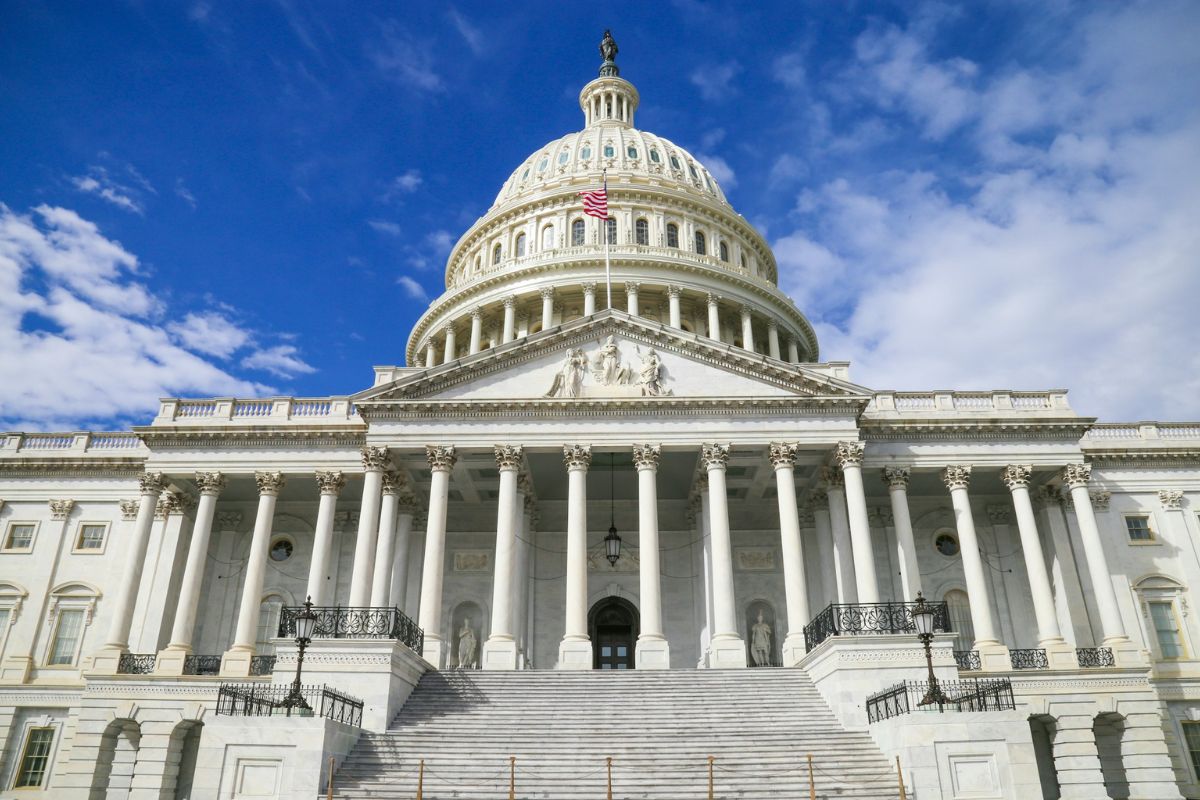 U.S. Capitol building photo by Louis Velazquez, courtesy of Unsplash.