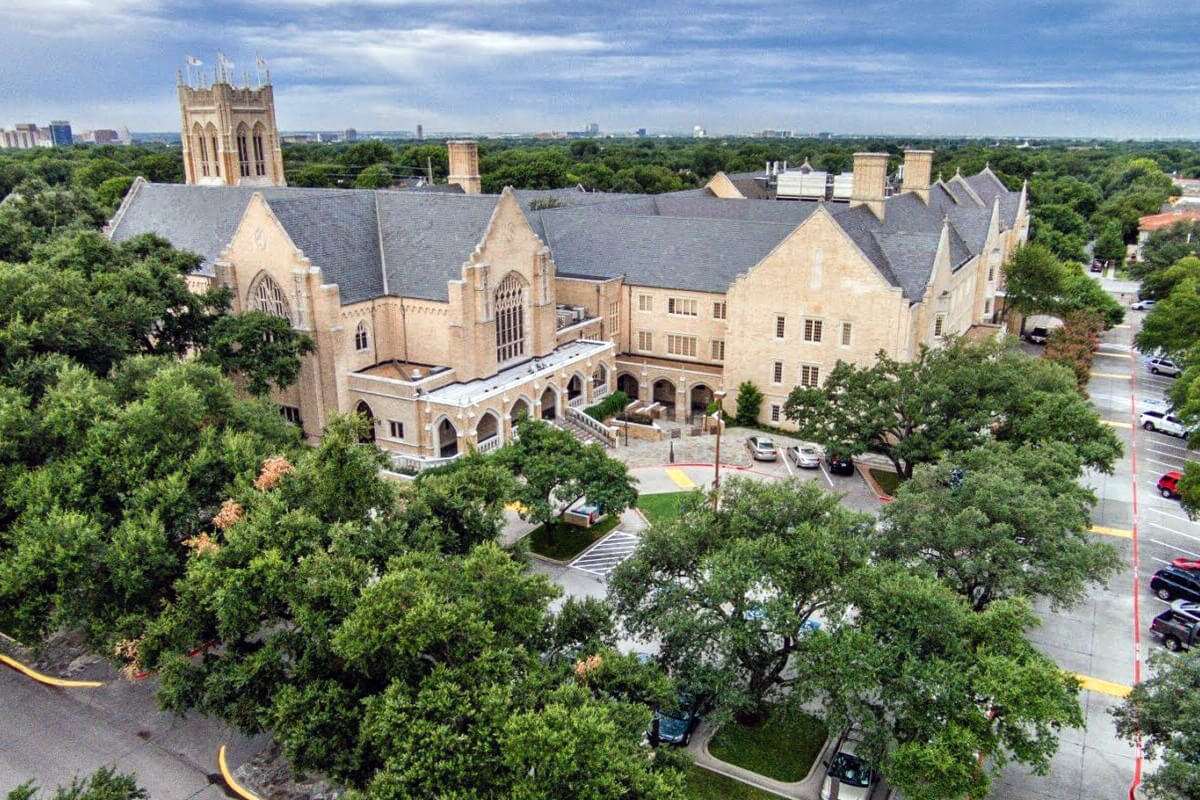 Vista da Igreja Metodista Unida de Highland Park em Dallas, Texas. Foto cedida pela Igreja Metodista Unida de Highland Park.