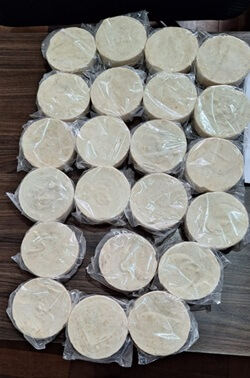 Sabonete medicinal, produto final do projeto de mulheres metodistas em Sofala. 